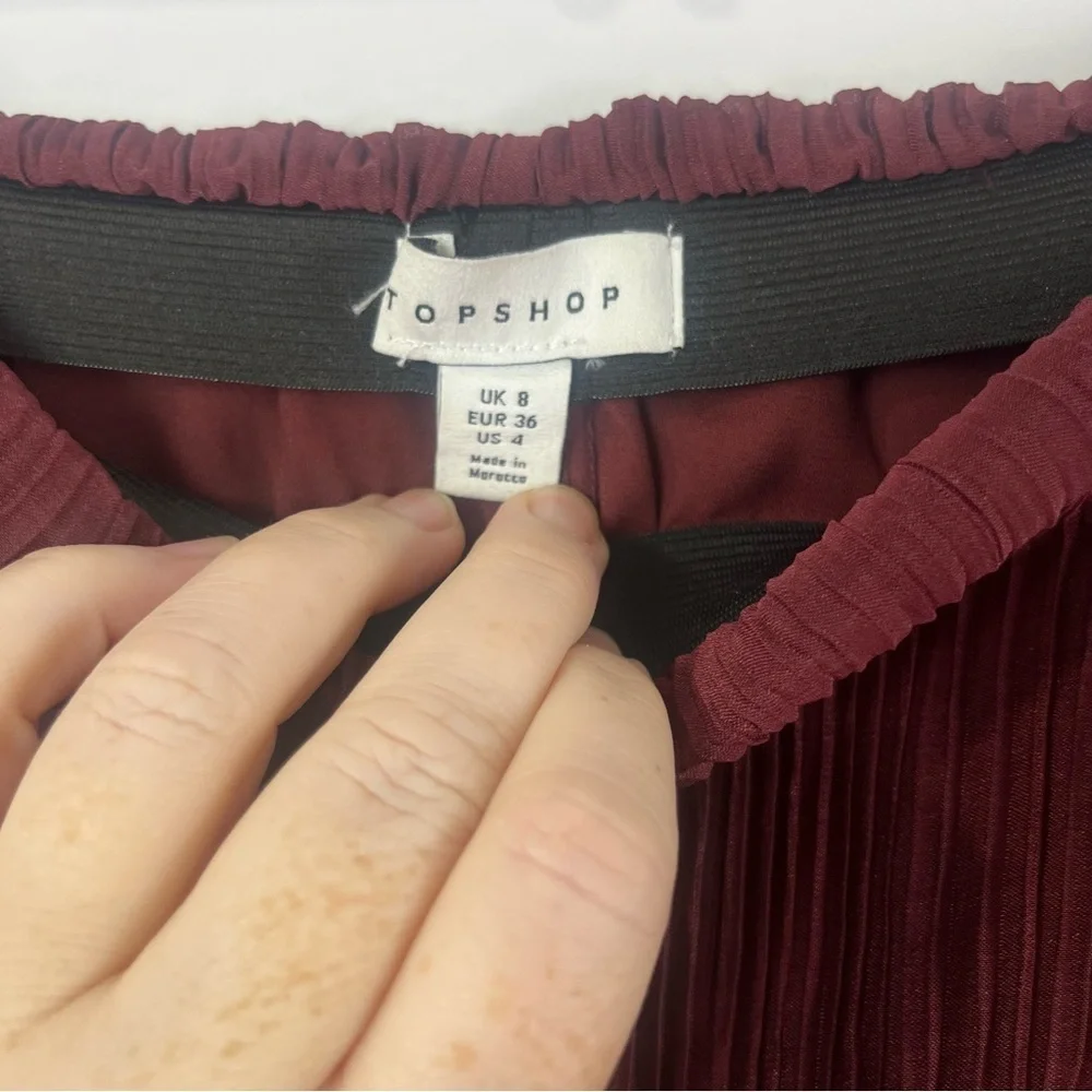 2/$30 Topshop Plisse Straight Midi Skirt in Maroon sz 8
